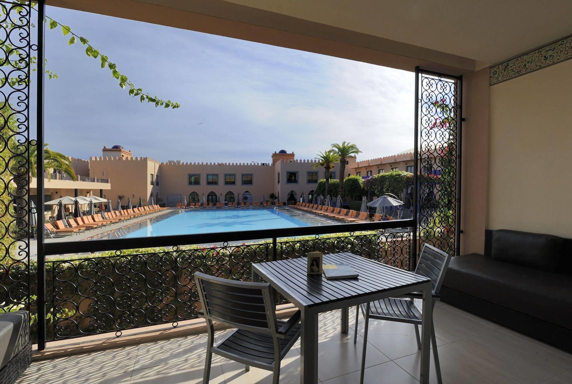 Adam Park Marrakech Hotel & Spa Marrakesh Exterior photo A view of the pool at the hotel